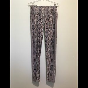 NWOT VENOR Snakeskin Leggings 2